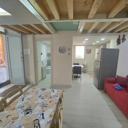 Center 1 Apartment *