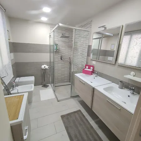 Center 1 Apartment