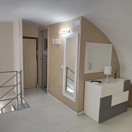 Center 1 Apartment *